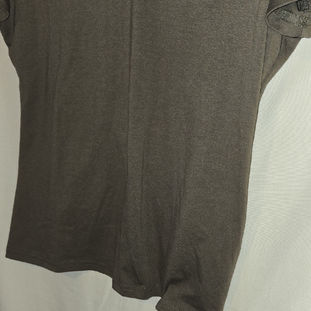 LilyCoco Olive Green Fitted Short Sleeve Tee With Cut Out Back Medium - Picture 6 of 8